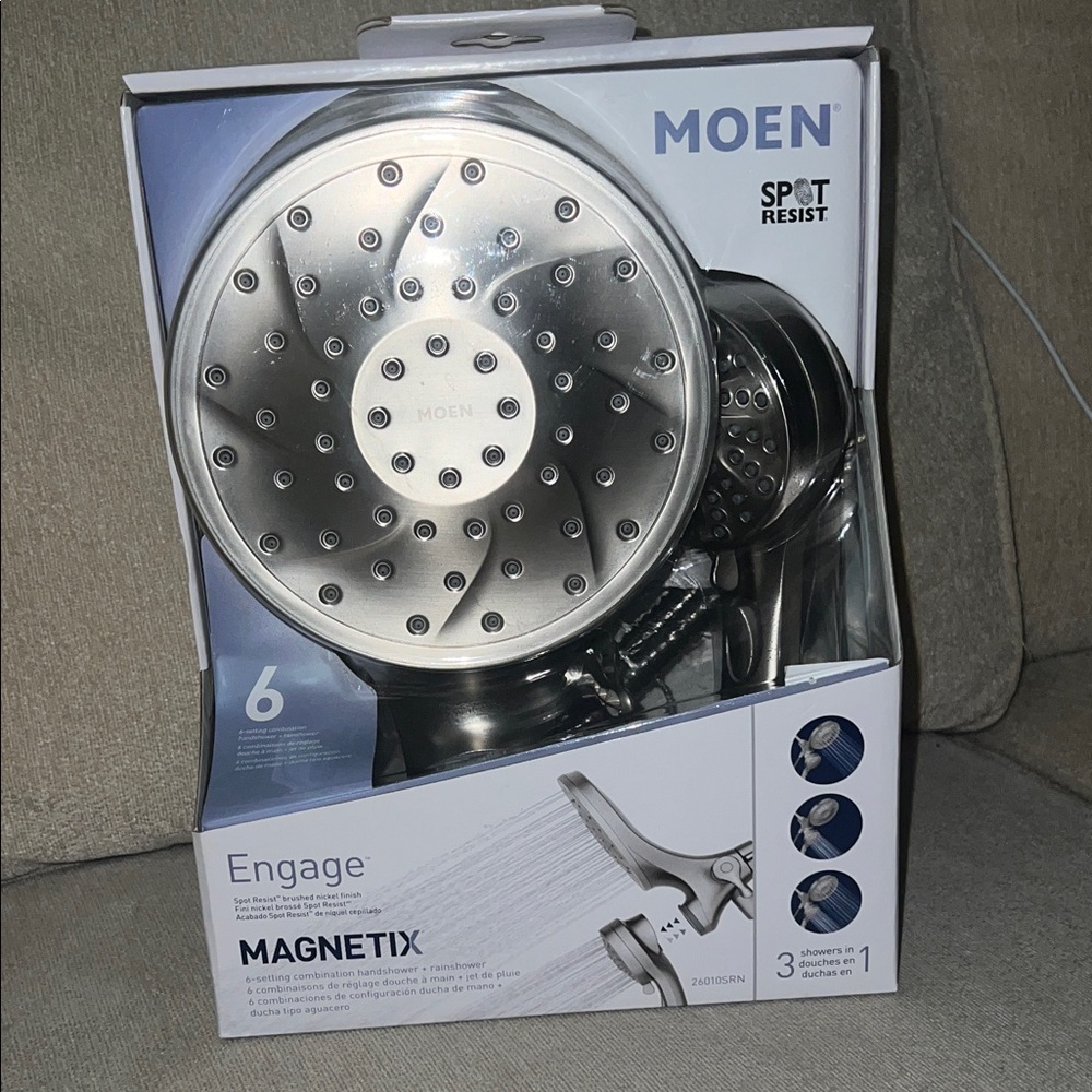 Moen Magnetix Spot Resist Showerhead - Silver